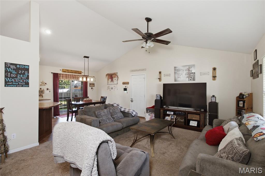 23023 Ruth Lane Waynesville, MO 65583 - Photo 3 of 42