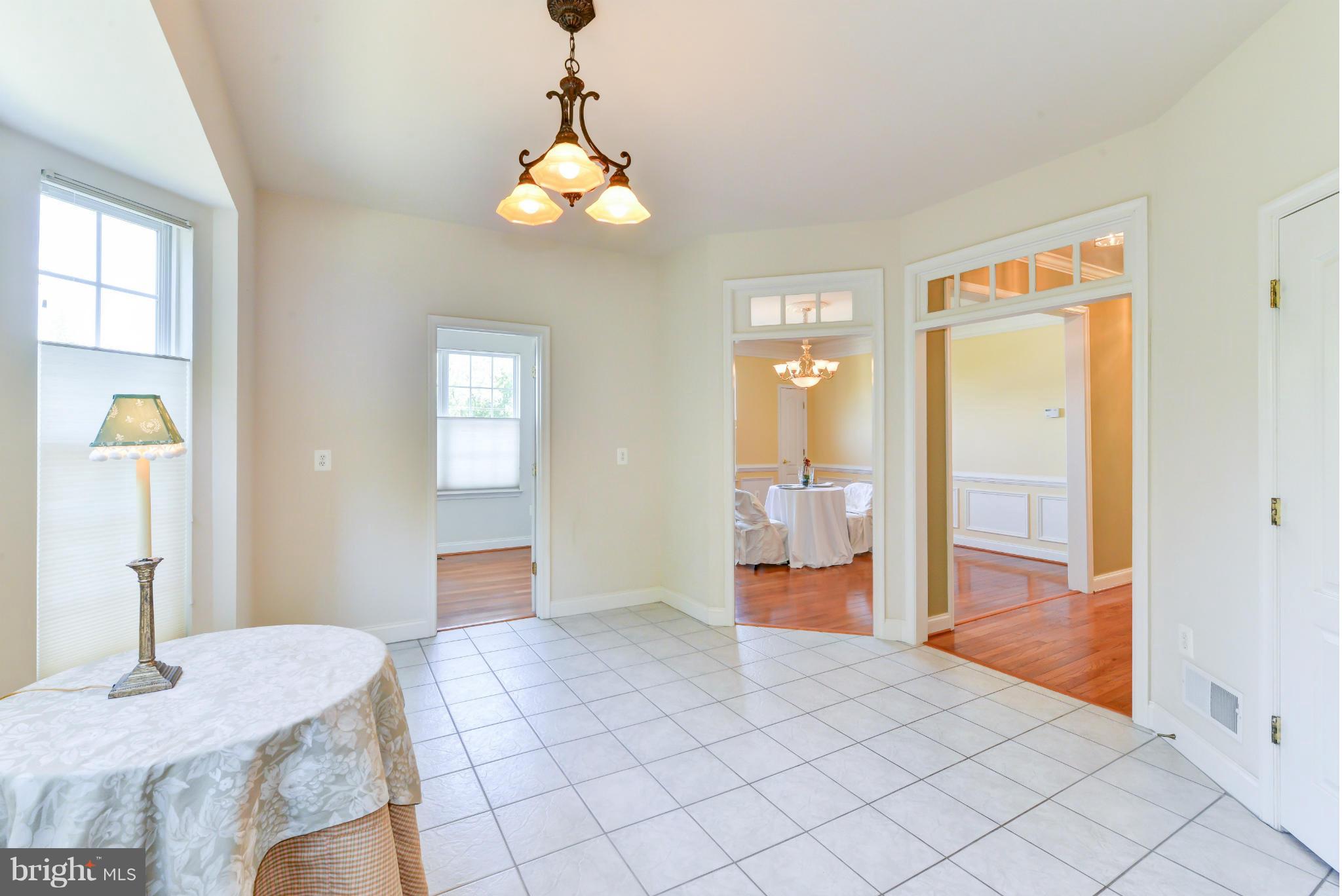 3421 Burgundy Road Alexandria, VA 22303 - Photo 11 of 30 Breakfast Area