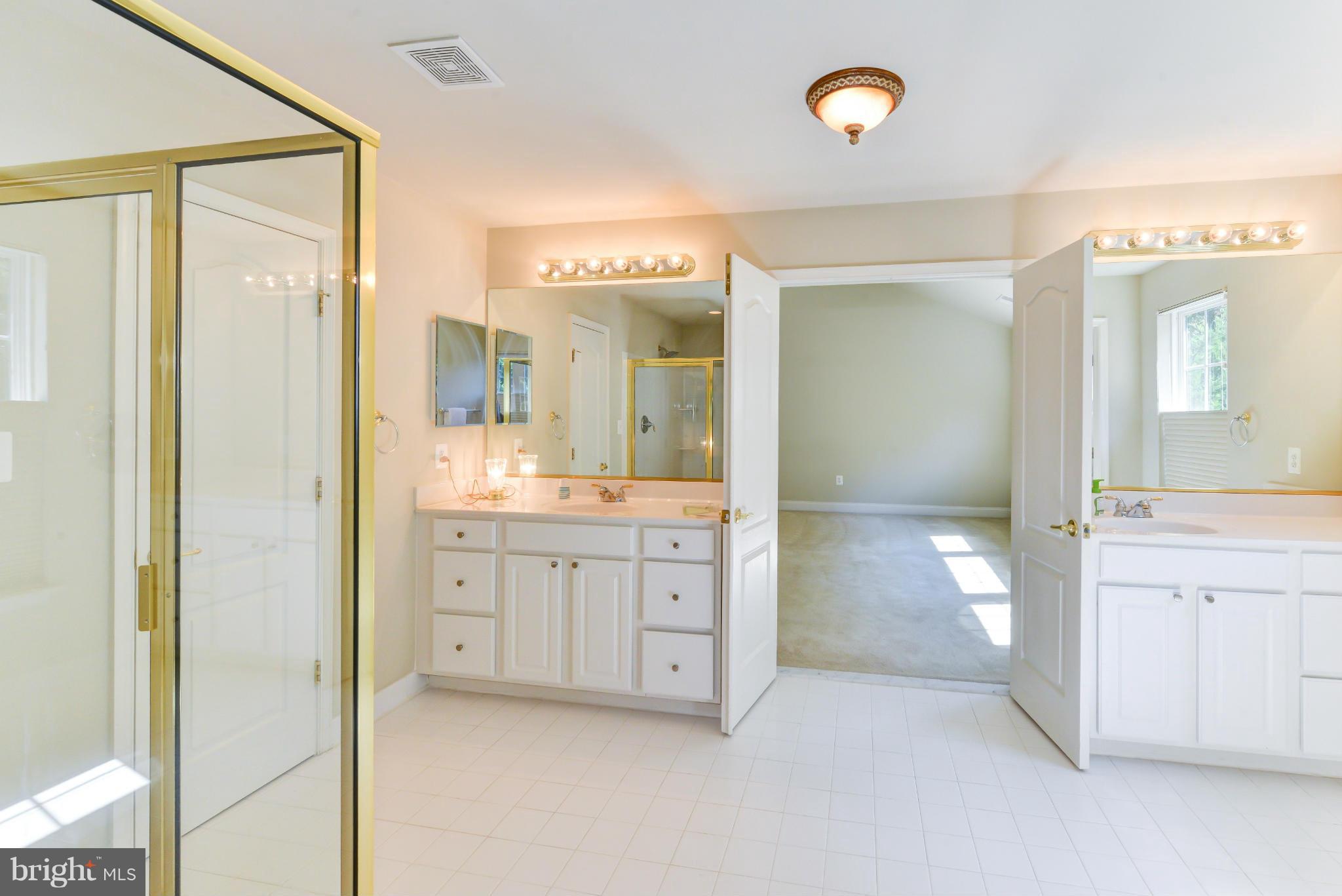 3421 Burgundy Road Alexandria, VA 22303 - Photo 19 of 30 Master Bath