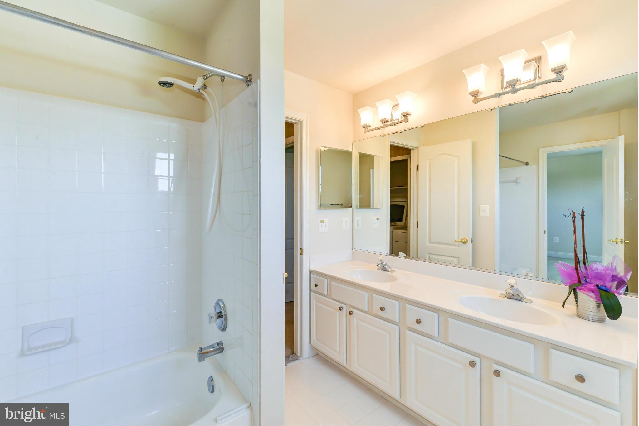 3421 Burgundy Road Alexandria, VA 22303 - Photo 23 of 30 Hall Full Bath