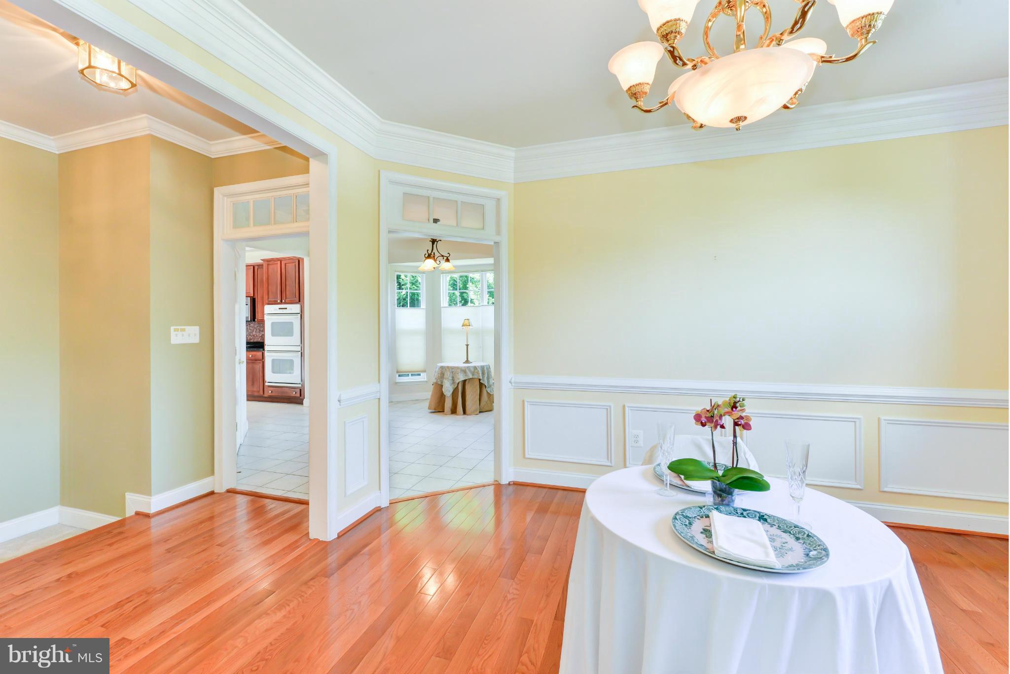 3421 Burgundy Road Alexandria, VA 22303 - Photo 6 of 30 Dining Room