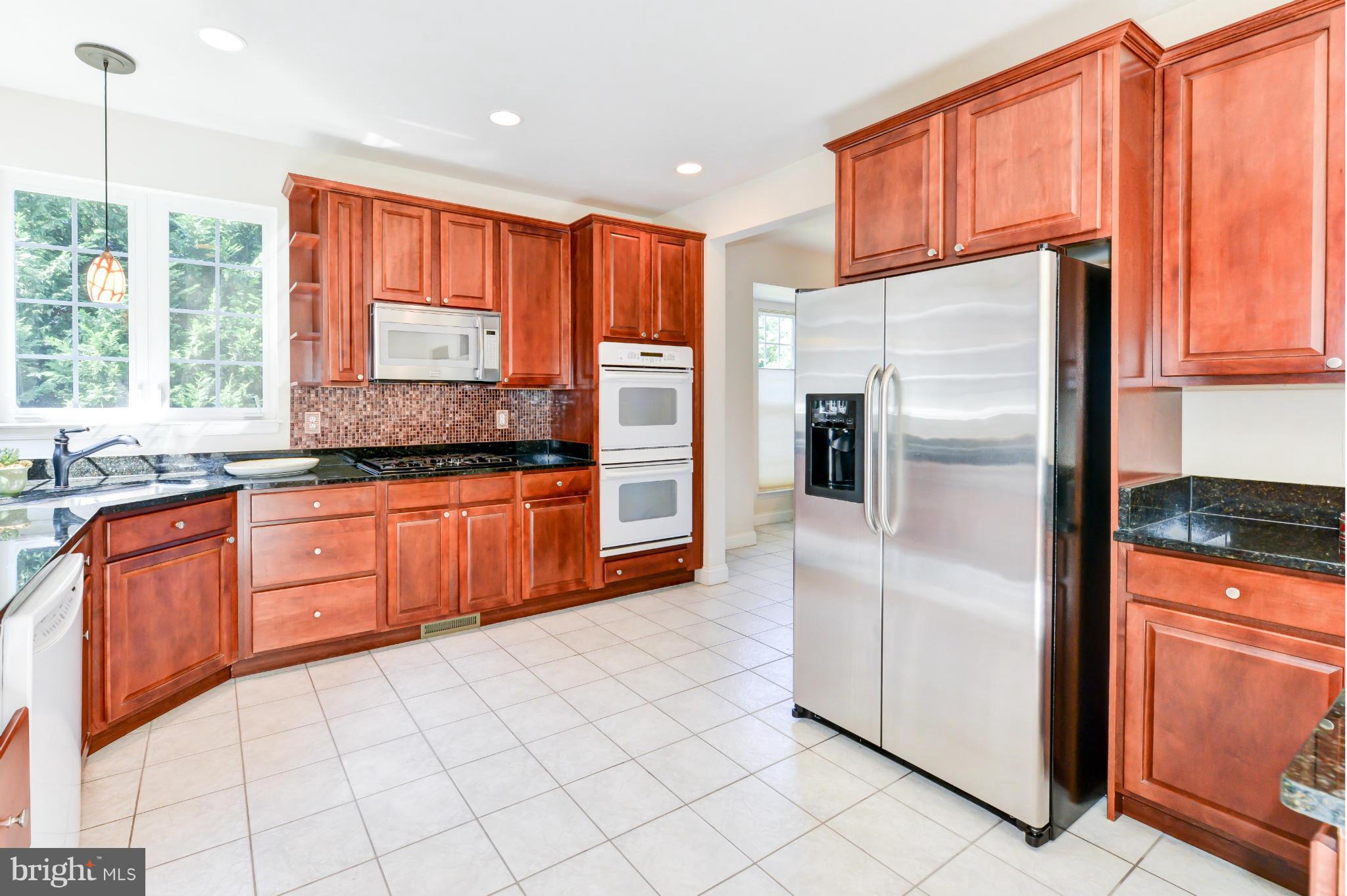 3421 Burgundy Road Alexandria, VA 22303 - Photo 7 of 30 Kitchen