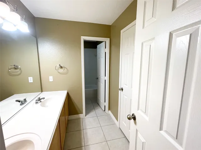 $2,500 | 4914 Surrey Park Circle, Katy, TX 77494