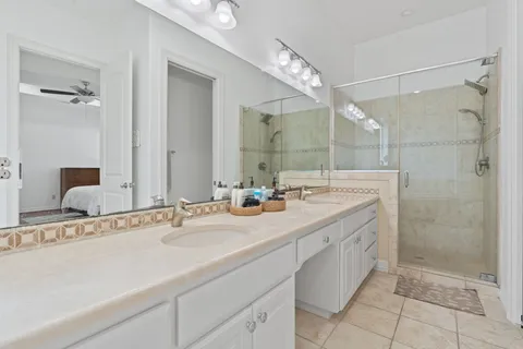 $599,990 | 18 Tourney Lane, The Hills, TX 78738