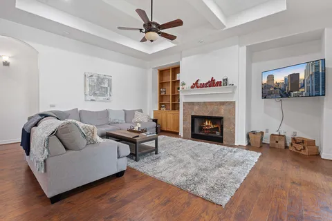 $599,990 | 18 Tourney Lane, The Hills, TX 78738