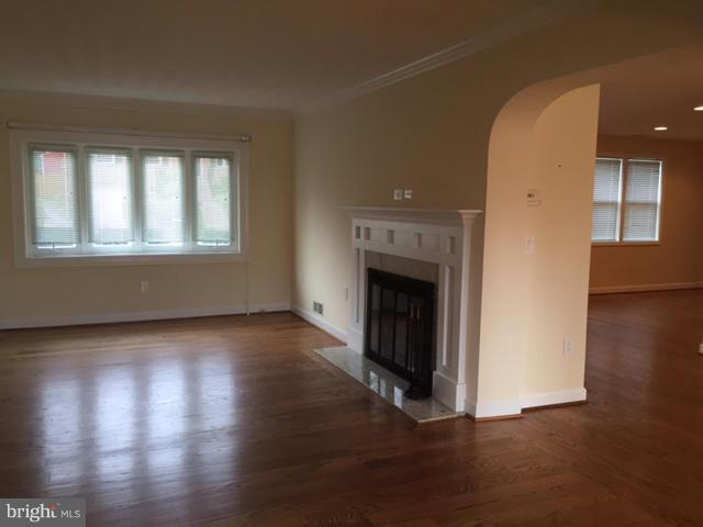 1708 Republic Road Silver Spring, MD 20902 - Photo 3 of 30 Living Room