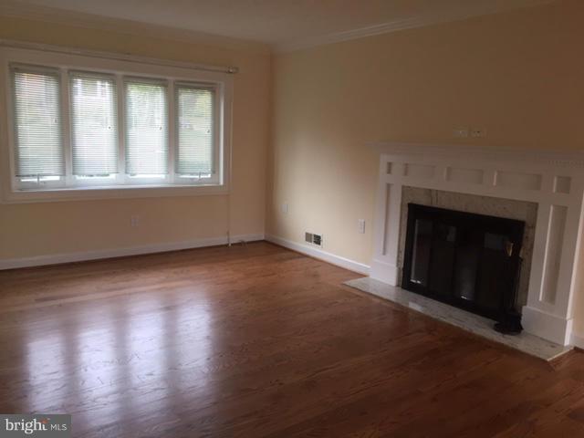 1708 Republic Road Silver Spring, MD 20902 - Photo 5 of 30 Living Room