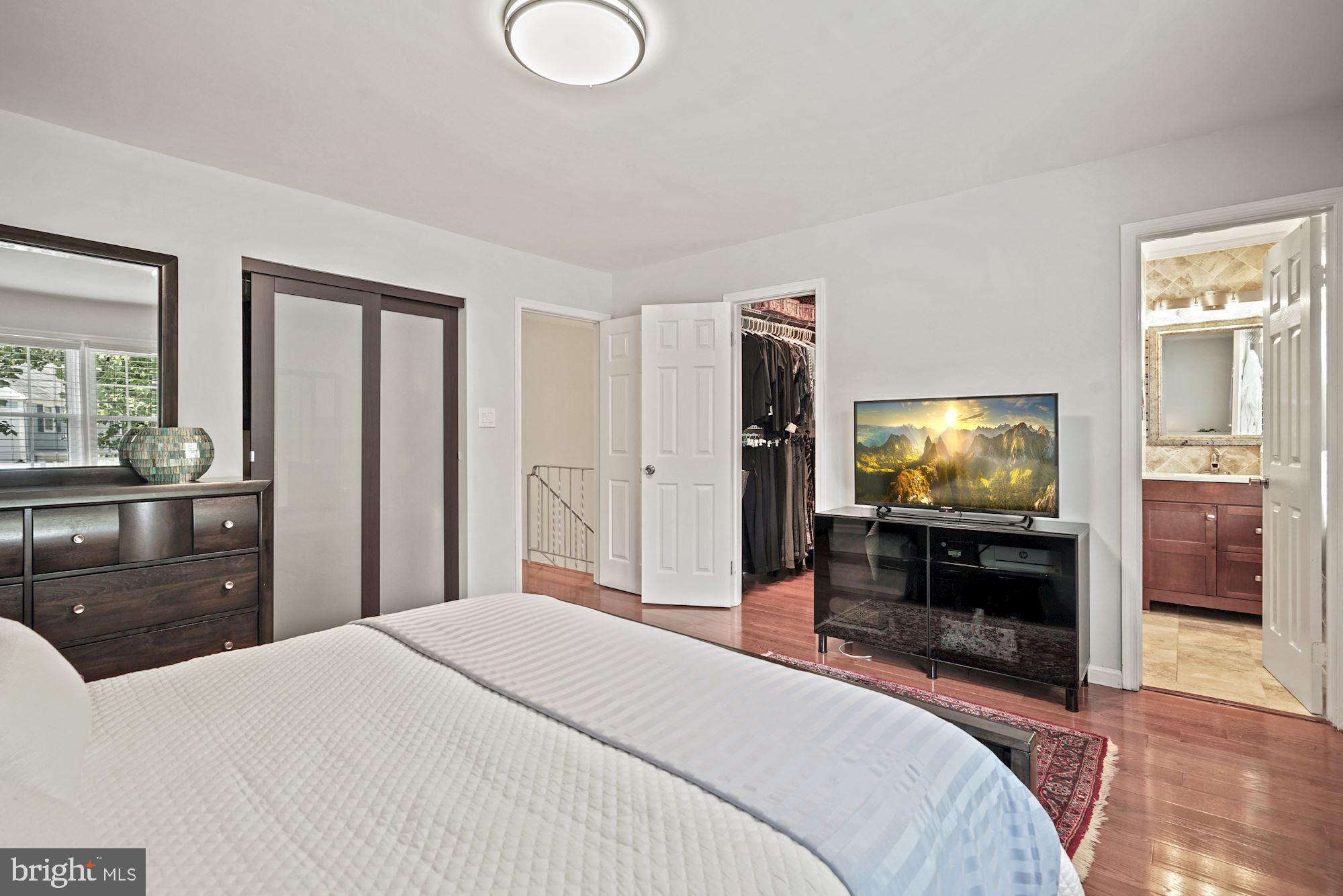 7302 Rolling Oak Lane Springfield, VA 22153 - Photo 17 of 59 Master Bathroom