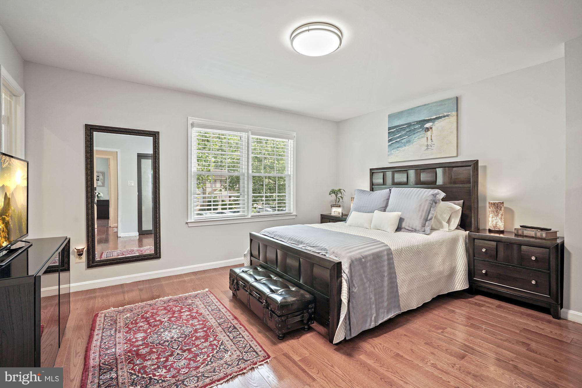 7302 Rolling Oak Lane Springfield, VA 22153 - Photo 19 of 59 Master Bathroom