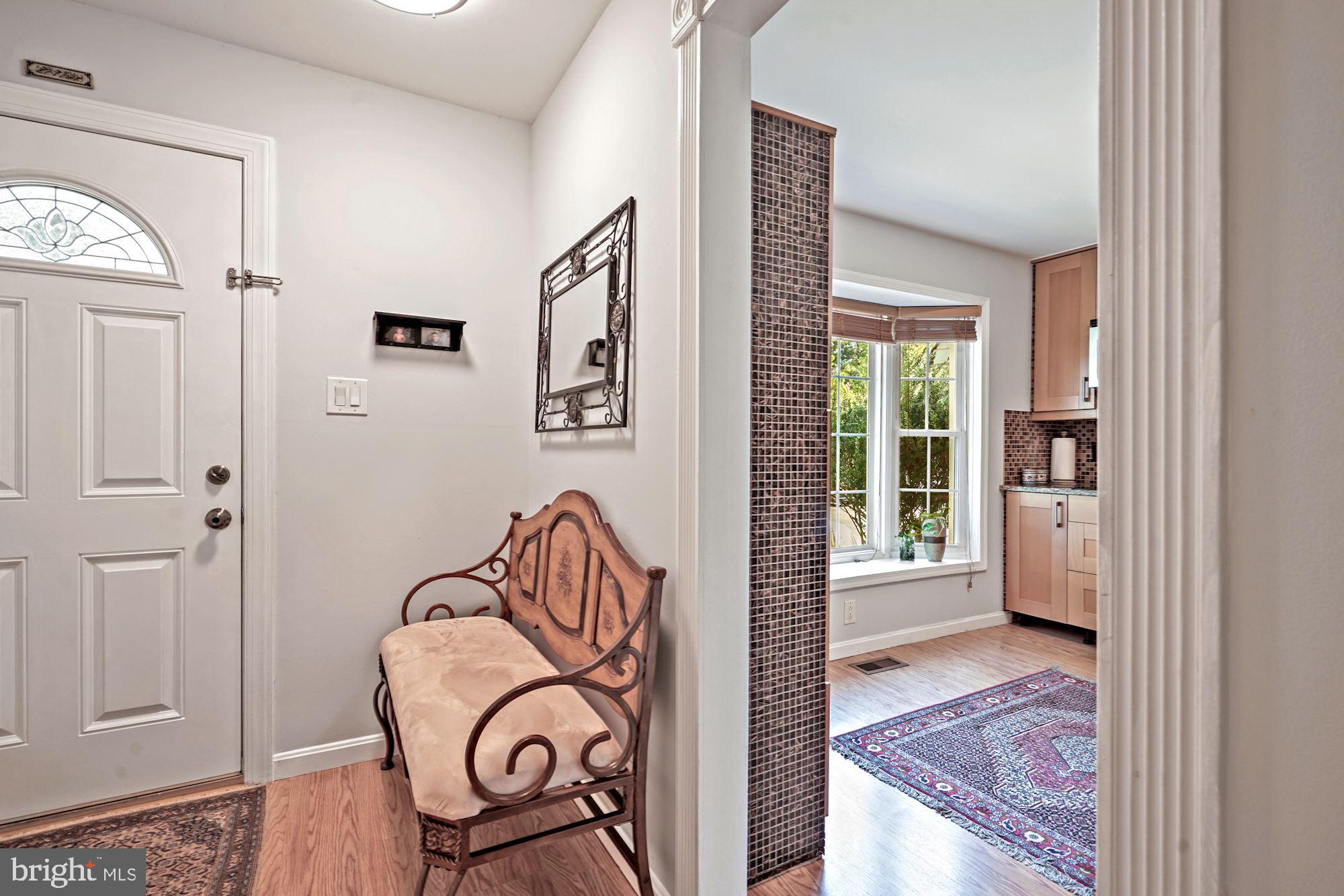 7302 Rolling Oak Lane Springfield, VA 22153 - Photo 4 of 59 Entry Hall