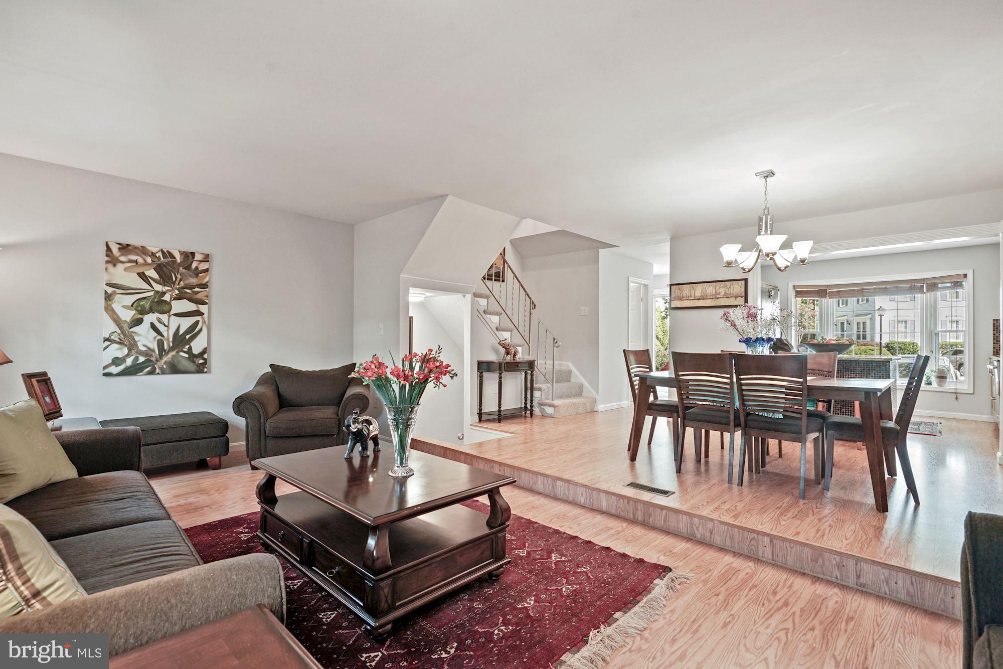 7302 Rolling Oak Lane Springfield, VA 22153 - Photo 9 of 59 Living Room