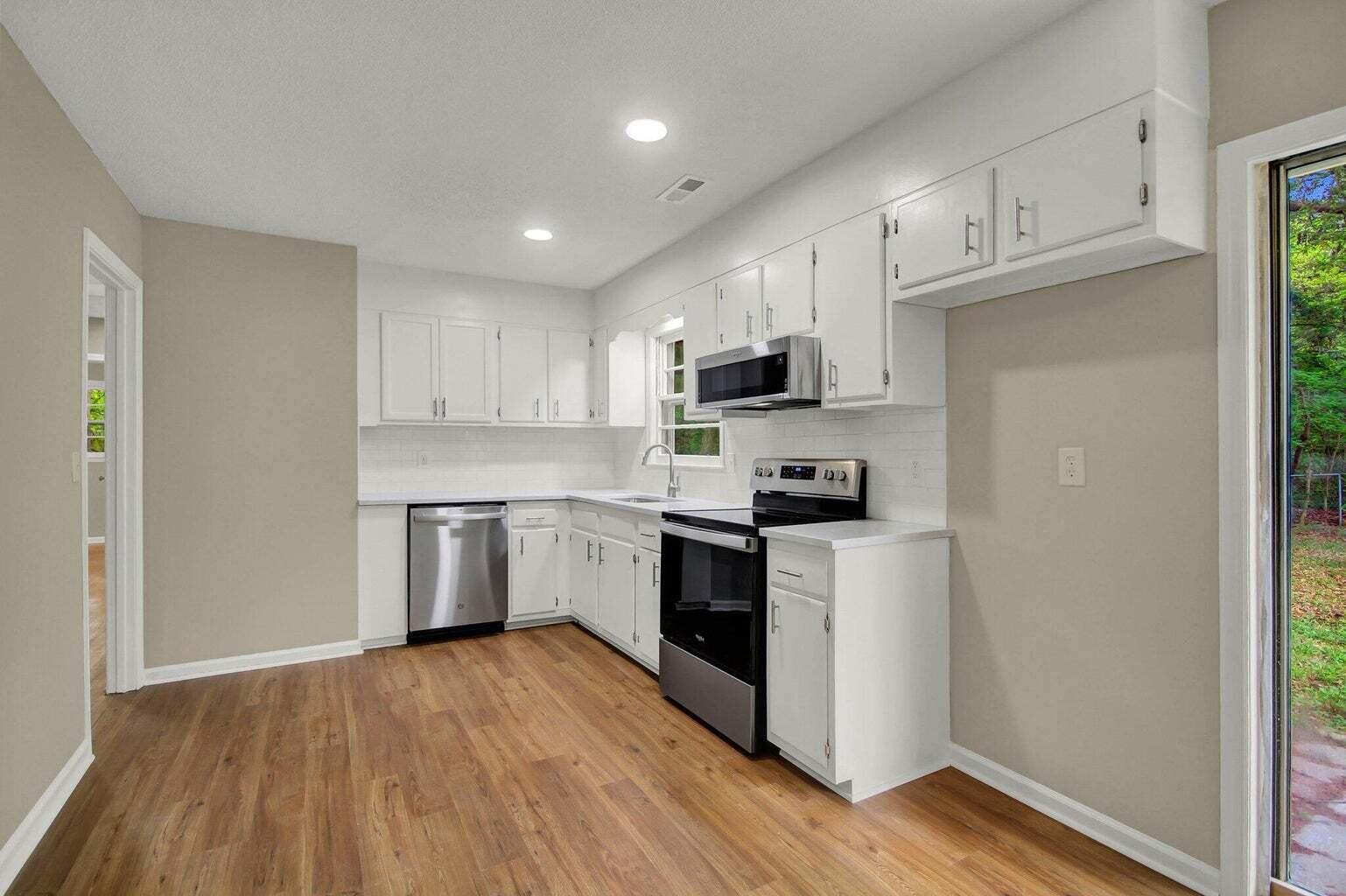 13 Rumson Road Goose Creek, SC 29445 - Photo 4 of 17 Kitchen