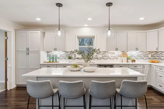 $550,000 | 7560 Superior Terrace, Eden Prairie, MN 55344