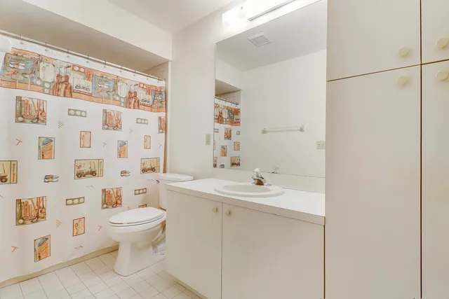 $214,900 | 6333 Southeast Williamsburg Drive, Unit 204, Hobe Sound, FL 33455