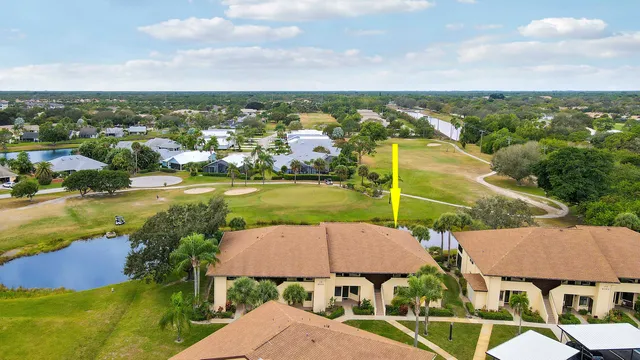 $214,900 | 6333 Southeast Williamsburg Drive, Unit 204, Hobe Sound, FL 33455