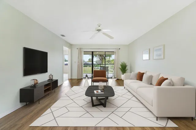 $214,900 | 6333 Southeast Williamsburg Drive, Unit 204, Hobe Sound, FL 33455