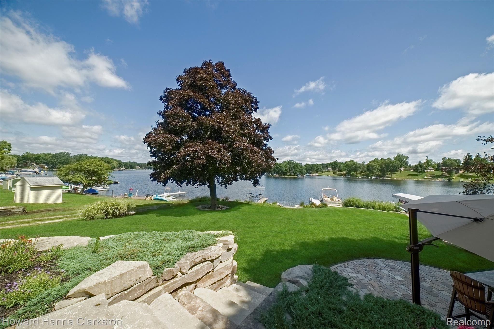10058 King Road Davisburg, MI 48350 - Photo 45 of 54 045-photo-rear-view-8468926.jpg