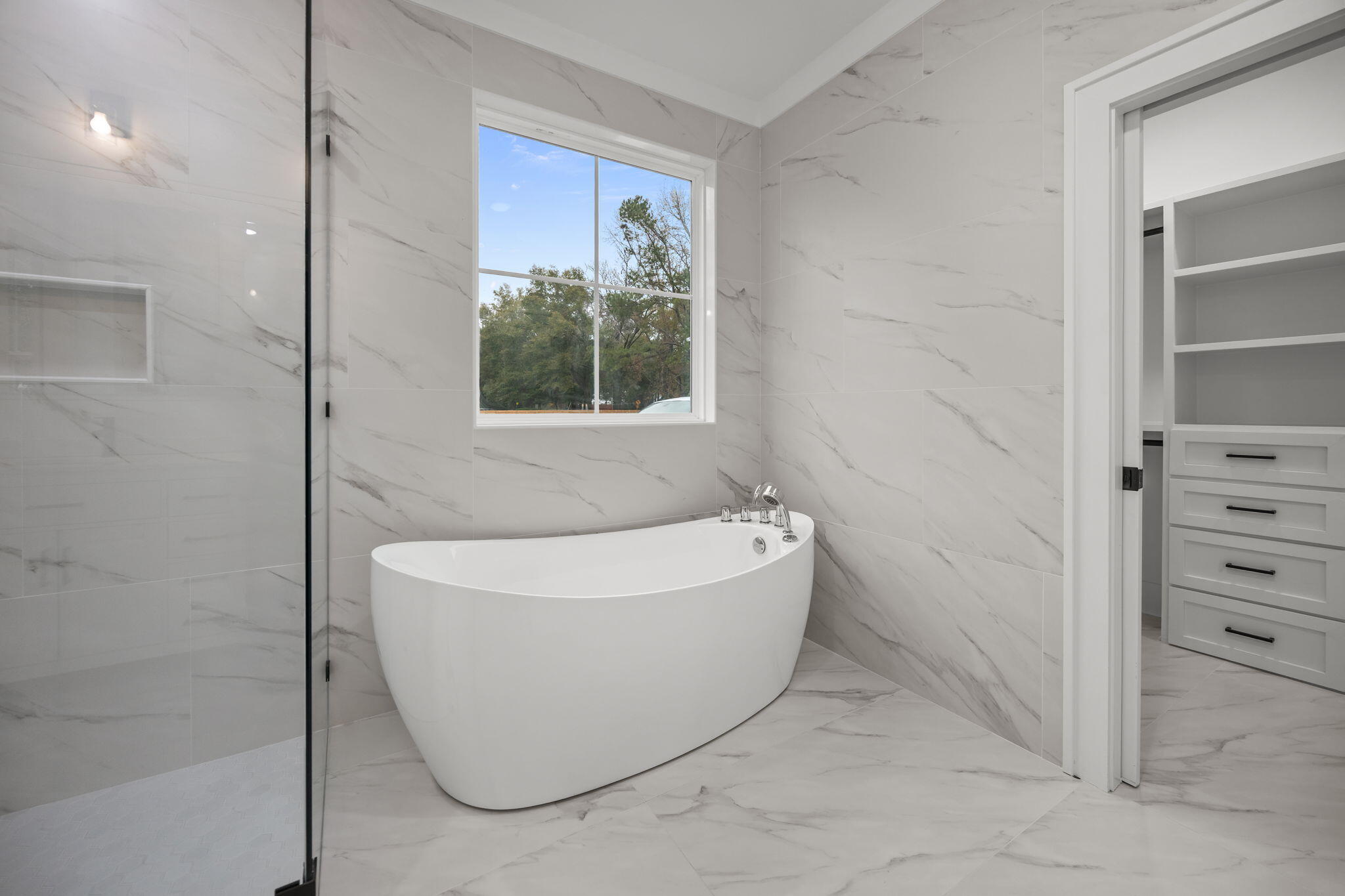 2828 River Road Johns Island, SC 29455 - Photo 26 of 45 look at that soaking tub