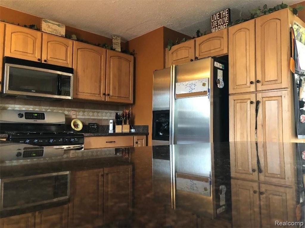33200 King Road New Boston, MI 48164 - Photo 9 of 17 KING KIT 2.jpg