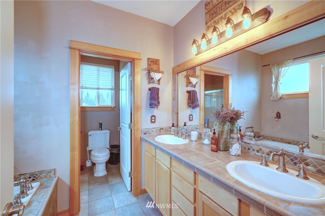 9747 Phillips Road Southeast Port Orchard, WA 98367 - Photo 16 of 40 Gallery Image 16