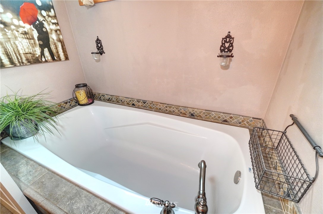 9747 Phillips Road Southeast Port Orchard, WA 98367 - Photo 17 of 40 Gallery Image 17