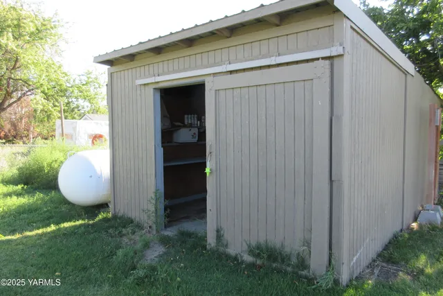 $549,900 | 80 Hickory Lane, Selah, WA 98942