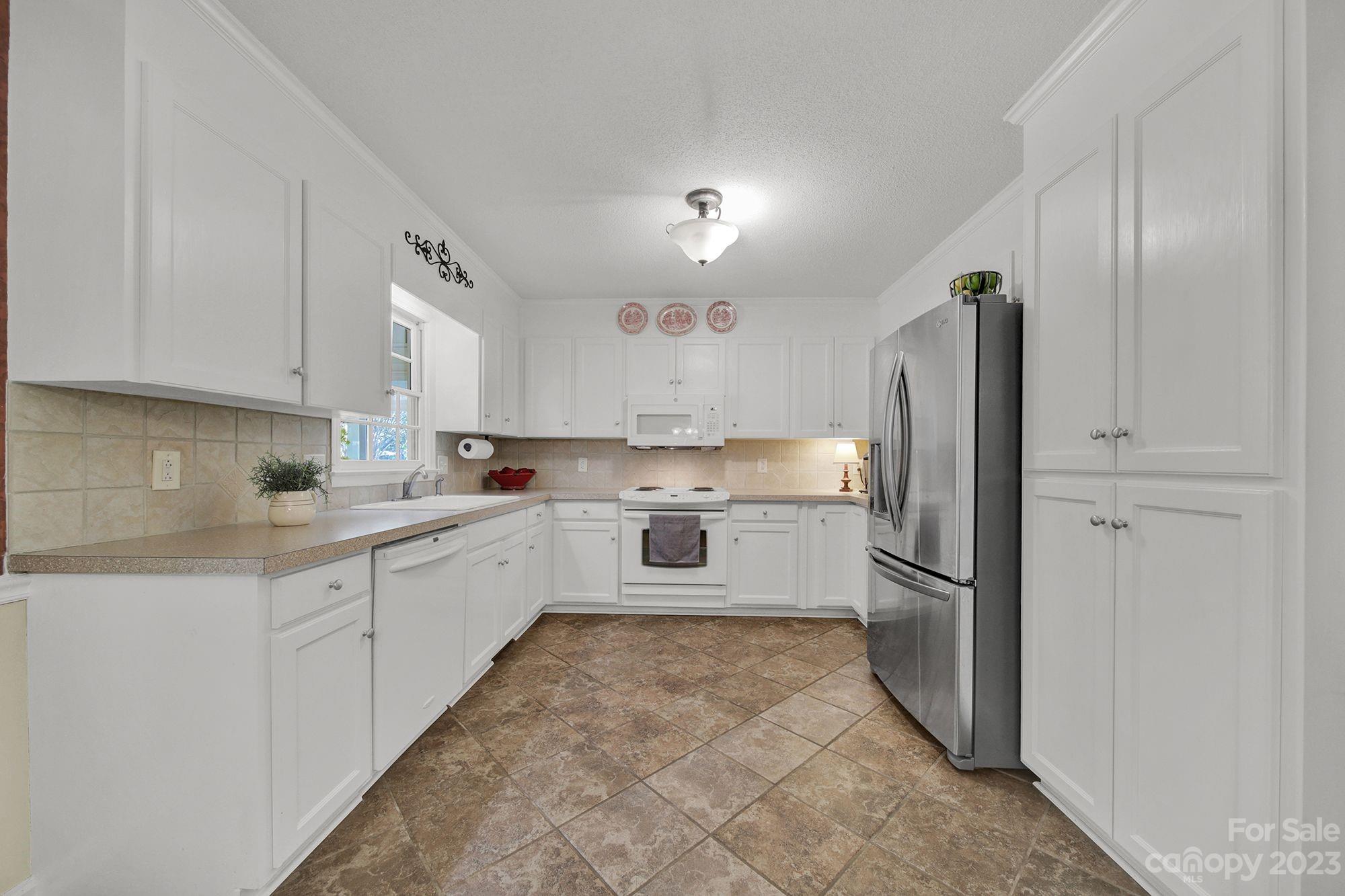 1305 Hawthorne Road Lancaster, SC 29720 - Photo 11 of 29 Gallery Image 11
