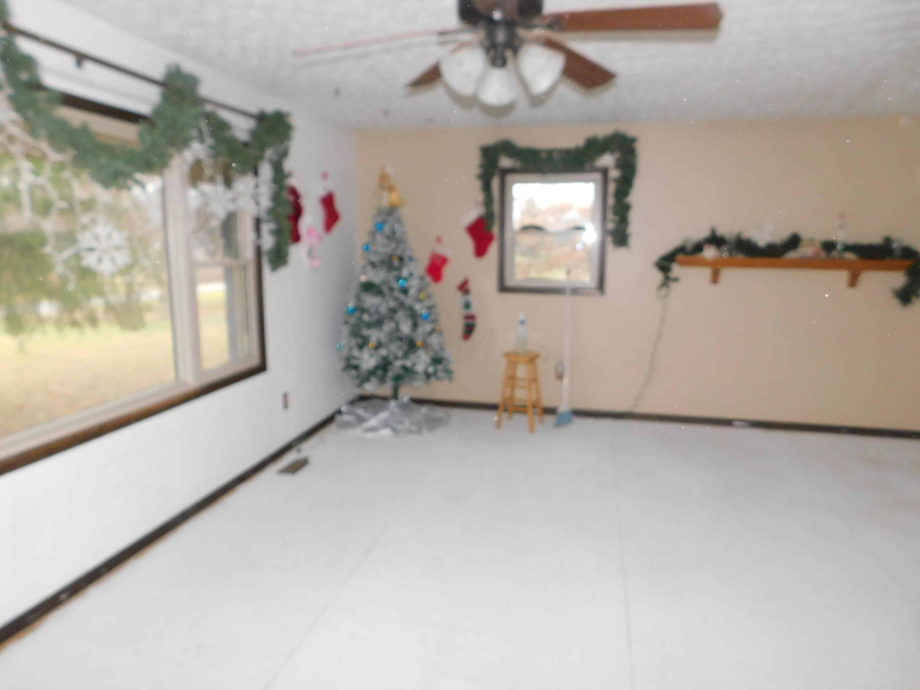 15021 Bellepoint Road Ostrander, OH 43061 - Photo 4 of 25 Living Room