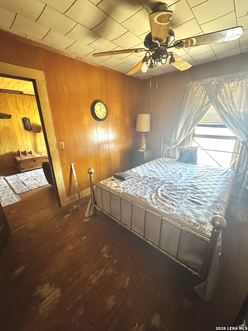 1580 Middle Road George West, TX 78022 - Photo 9 of 15 a bedroom with a bed and a window