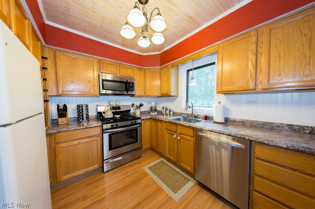 4119 Giles Road Chagrin Falls, OH 44022 - Photo 6 of 21 Gallery Image 6