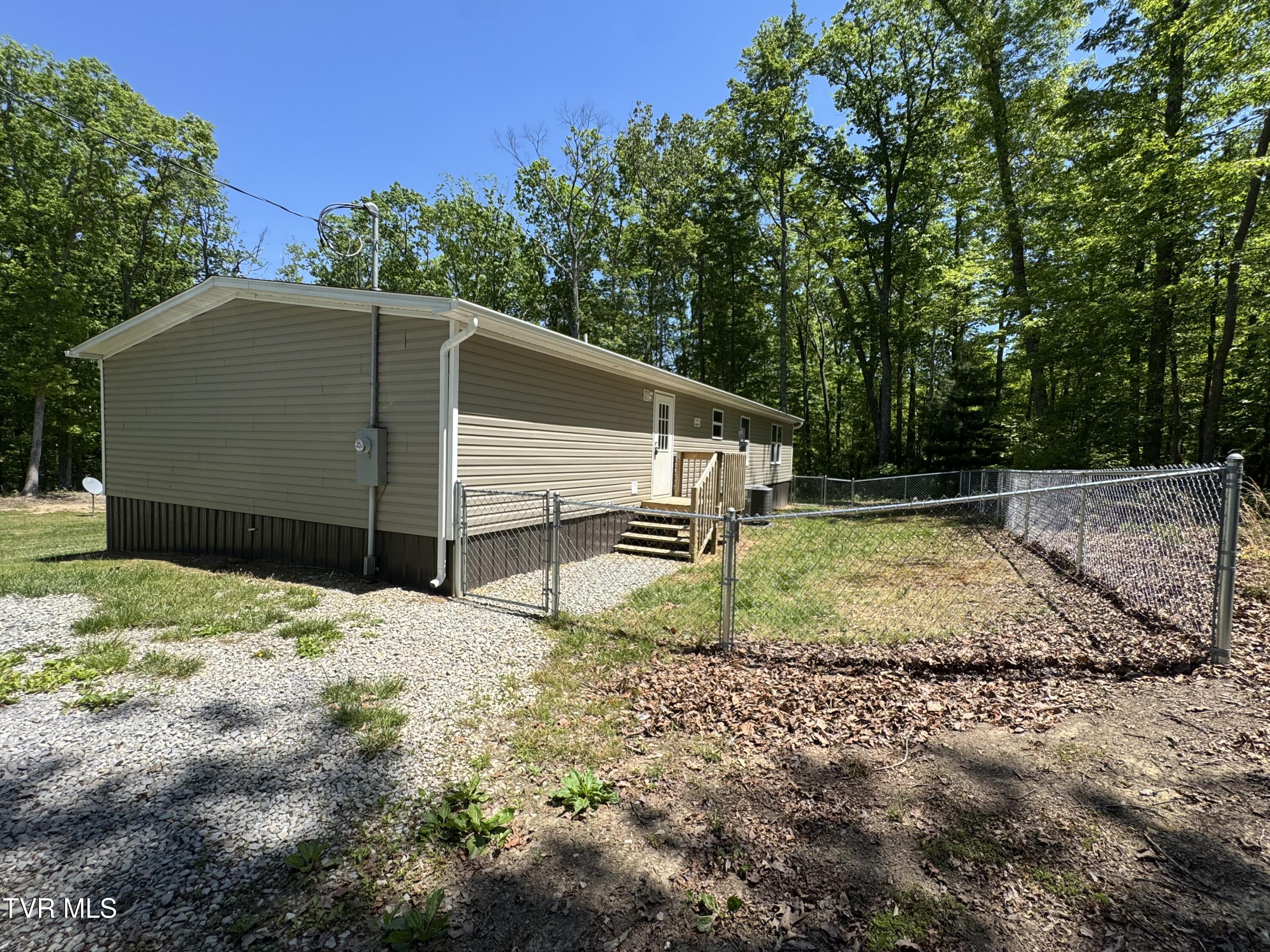 12580 Star Branch Road Coeburn, VA 24230 - Photo 6 of 26 IMG_9025