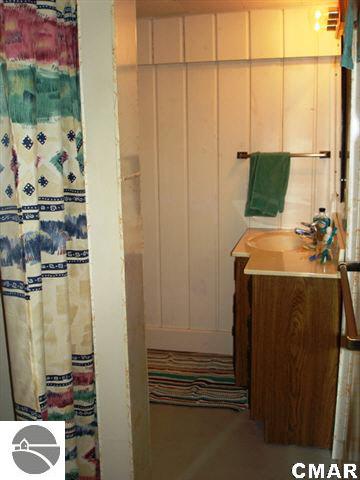 11500 South Loomis Road Shepherd, MI 48883 - Photo 22 of 22 1772711-21.JPG