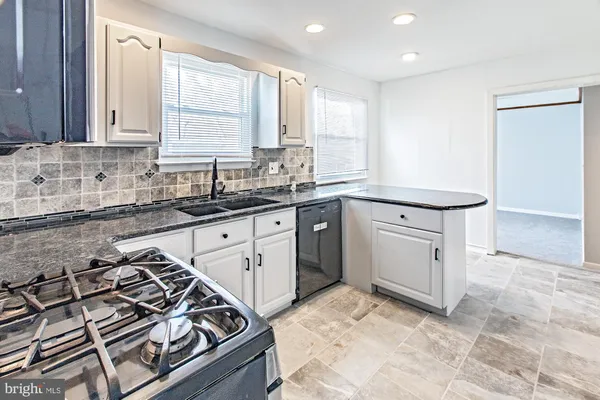 $3,250 | 812 Parkside Boulevard, Claymont, DE 19703