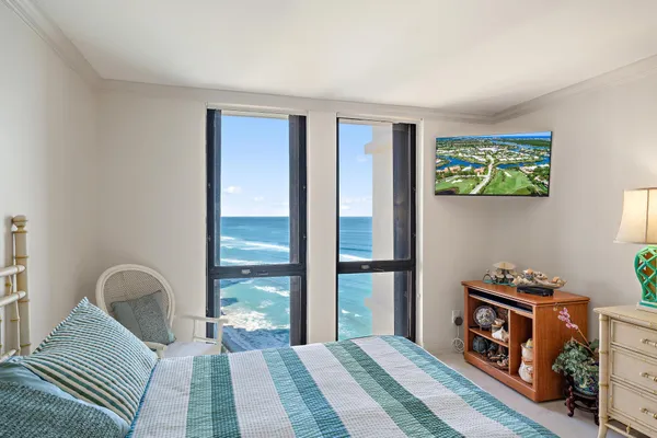 $4,000 | 5380 North Ocean Drive, Unit 19E, Singer Island, FL 33404