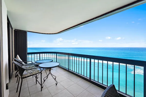 $4,000 | 5380 North Ocean Drive, Unit 19E, Singer Island, FL 33404