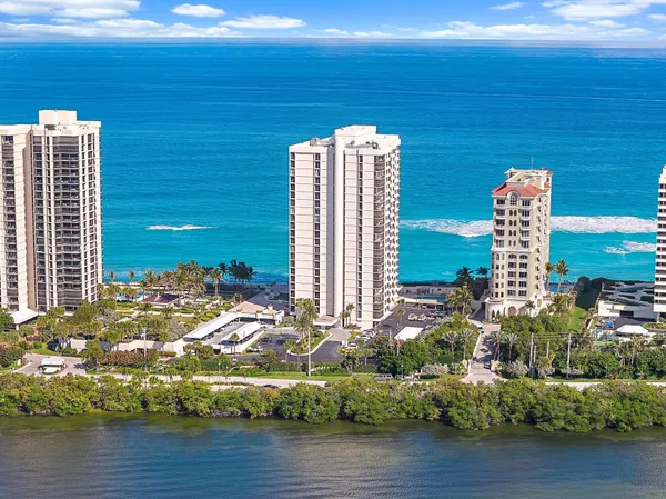 $4,000 | 5380 North Ocean Drive, Unit 19E, Singer Island, FL 33404