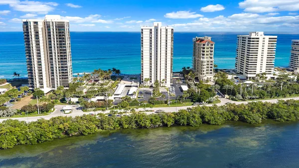 $4,000 | 5380 North Ocean Drive, Unit 19E, Singer Island, FL 33404