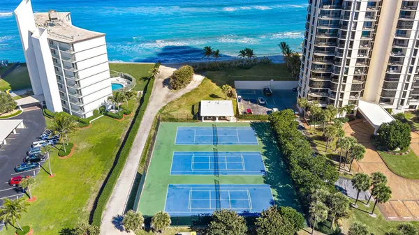 $4,000 | 5380 North Ocean Drive, Unit 19E, Singer Island, FL 33404