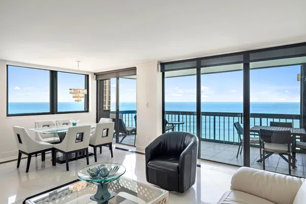 $4,000 | 5380 North Ocean Drive, Unit 19E, Singer Island, FL 33404