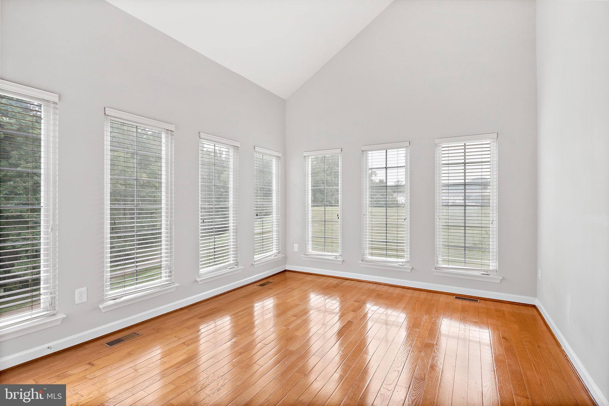 1612 Durham Way Hanover, MD 21076 - Photo 12 of 61 Light & bright