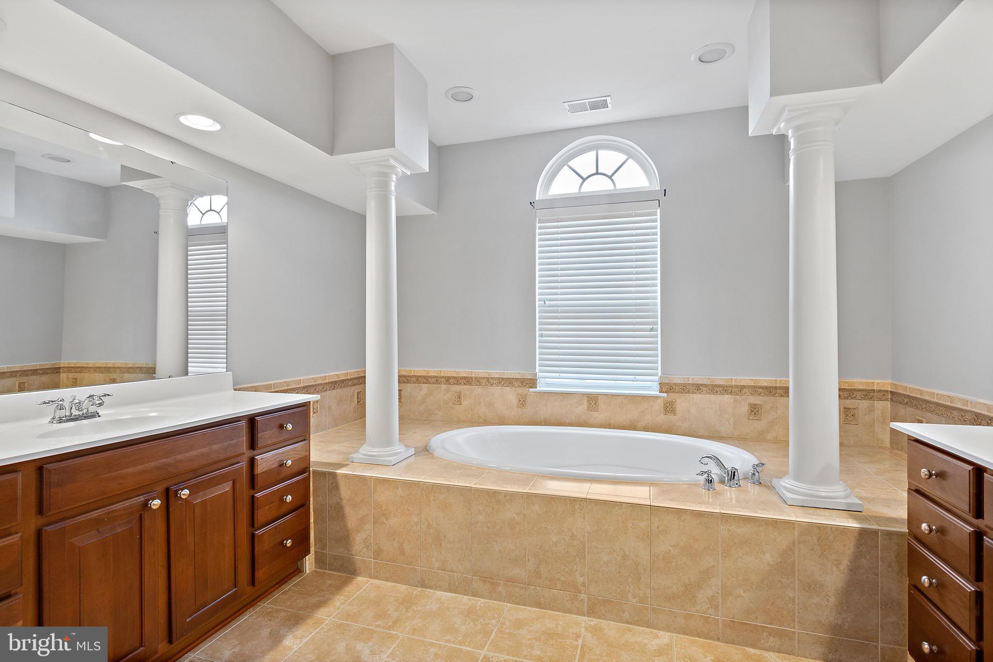 1612 Durham Way Hanover, MD 21076 - Photo 31 of 61 Luxury tub in owner's bath