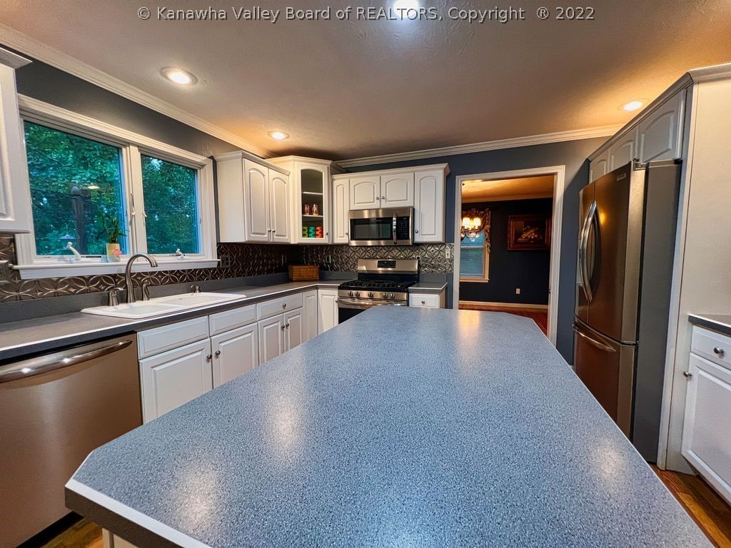 1024 Ridgemont Drive Elkview, WV 25071 - Photo 12 of 50 Gallery Image 12