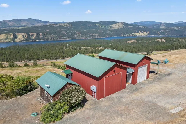 $450,000 | 4497 25 S Highway, Hunters, WA 99137