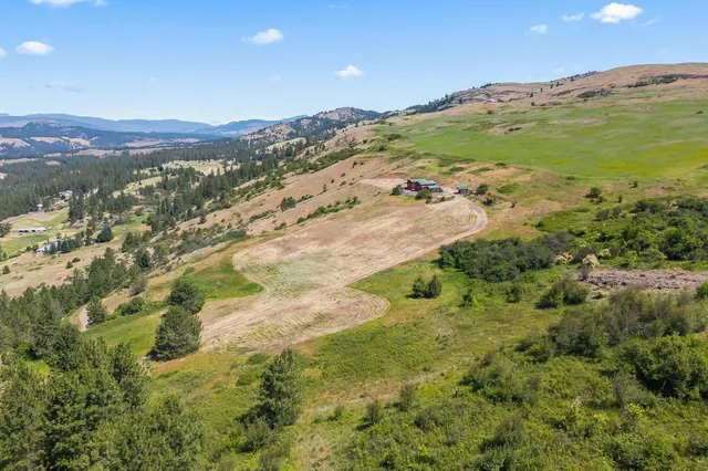 $450,000 | 4497 25 S Highway, Hunters, WA 99137