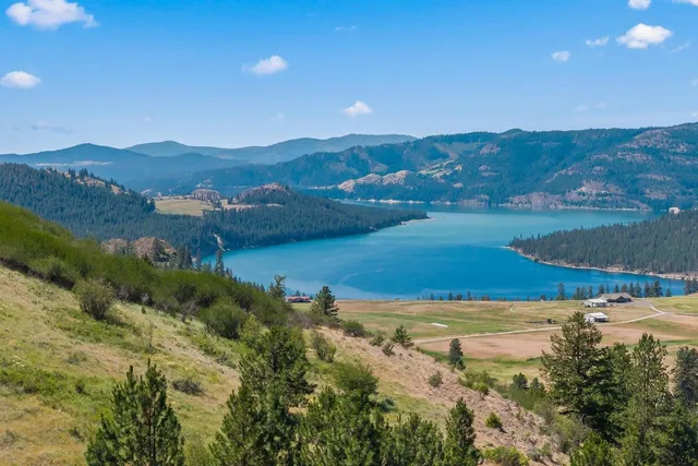 $450,000 | 4497 25 S Highway, Hunters, WA 99137