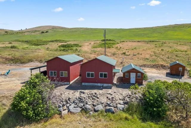 $450,000 | 4497 25 S Highway, Hunters, WA 99137