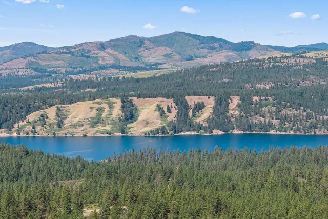 $450,000 | 4497 25 S Highway, Hunters, WA 99137