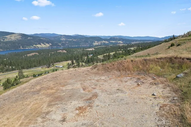 $450,000 | 4497 25 S Highway, Hunters, WA 99137