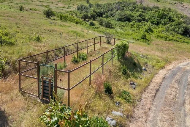 $450,000 | 4497 25 S Highway, Hunters, WA 99137