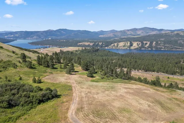 $450,000 | 4497 25 S Highway, Hunters, WA 99137